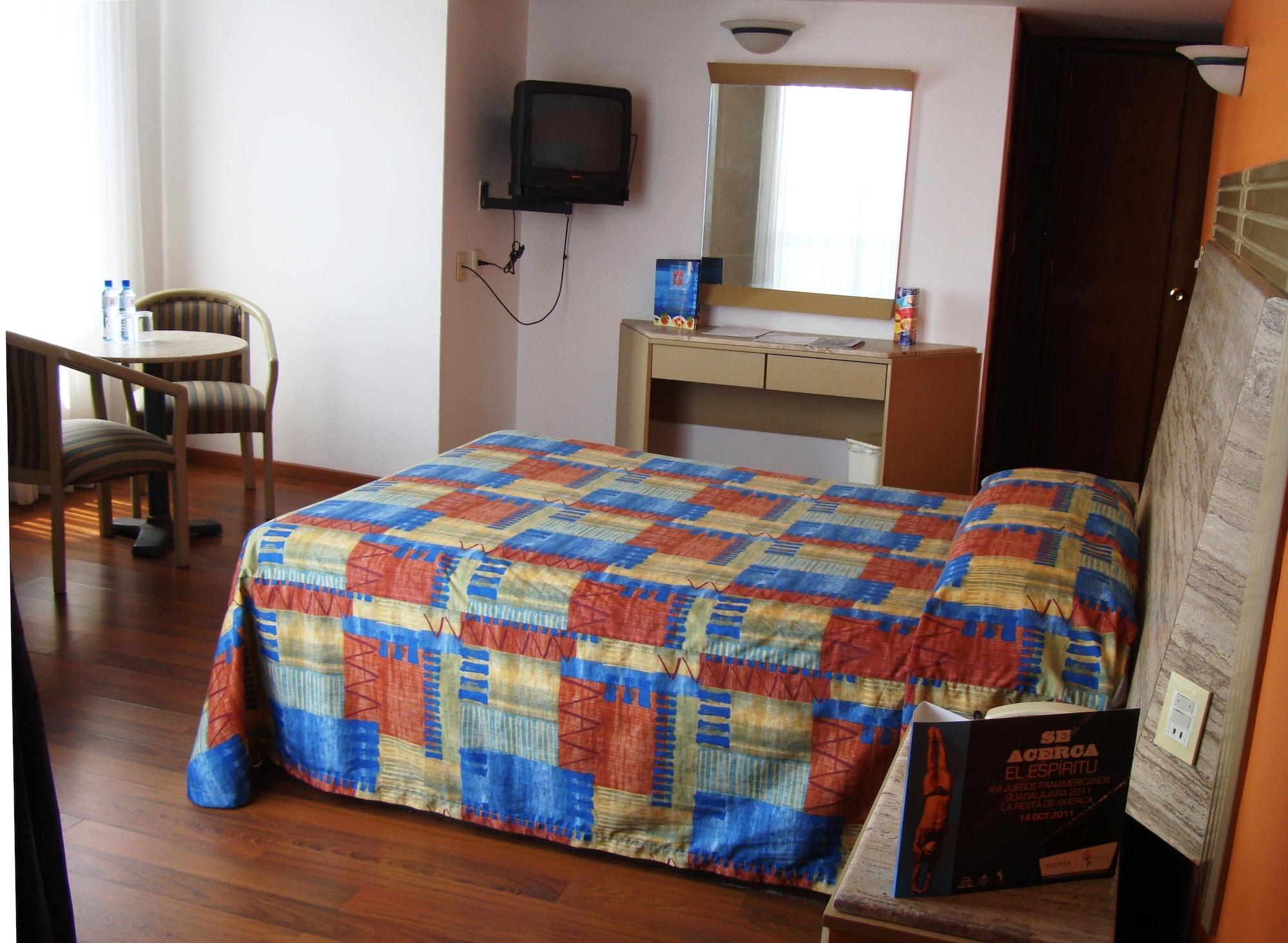 Hotel Cervantes Гвадалахара Экстерьер фото